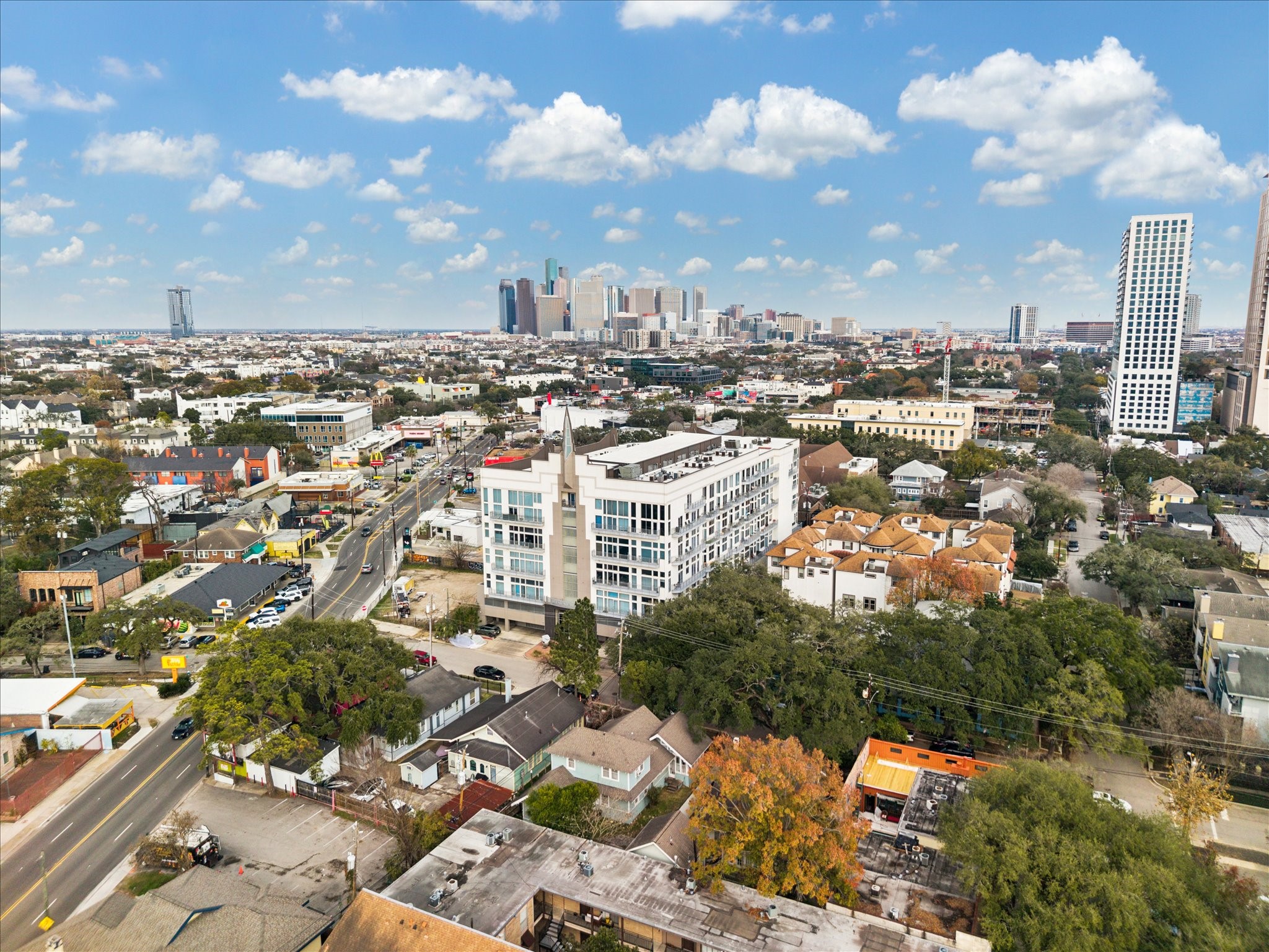 3311 Yupon Street, Unit 609 Houston, TX 77006 - Photo 15 of 16