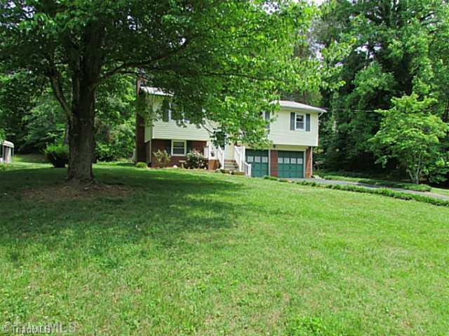 105 Mountain View Road King, NC 27021 - Photo 3 of 16 Exterior Front.