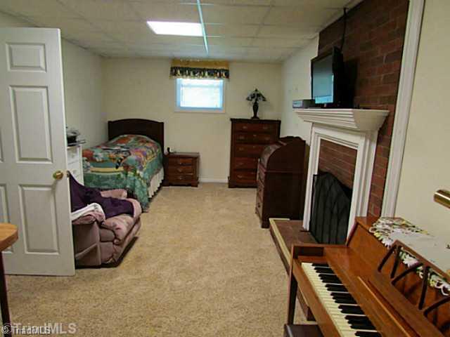 105 Mountain View Road King, NC 27021 - Photo 9 of 16 Den/Family/Great Room.
