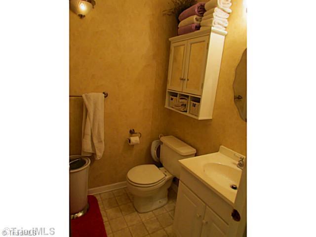 105 Mountain View Road King, NC 27021 - Photo 10 of 16 Bath.