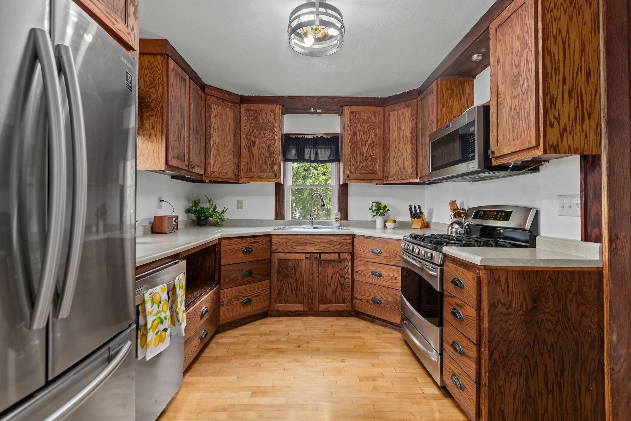 1028 West Summer Street Appleton, WI 54914 - Photo 8 of 32
