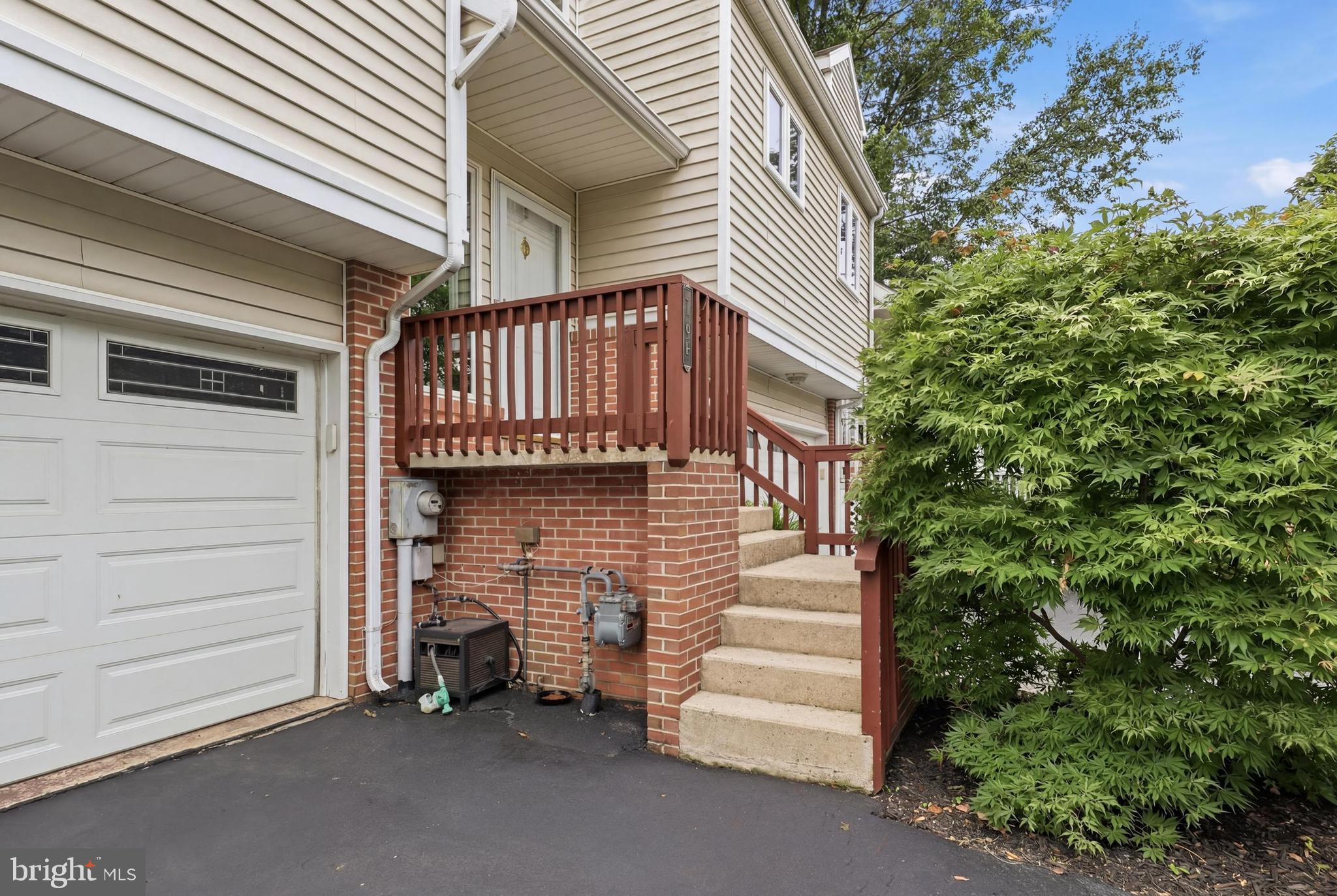 186 Greenleaf Road York, PA 17406 - Photo 3 of 43