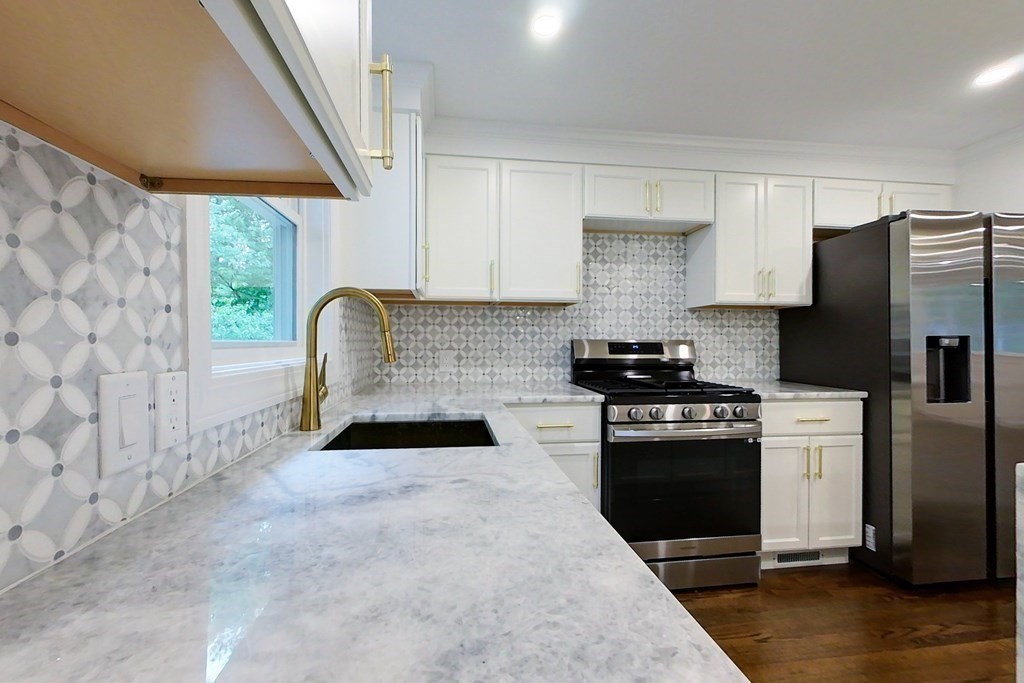 71 Tamarack Road Westwood, MA 02090 - Photo 16 of 42 Gallery Image 16