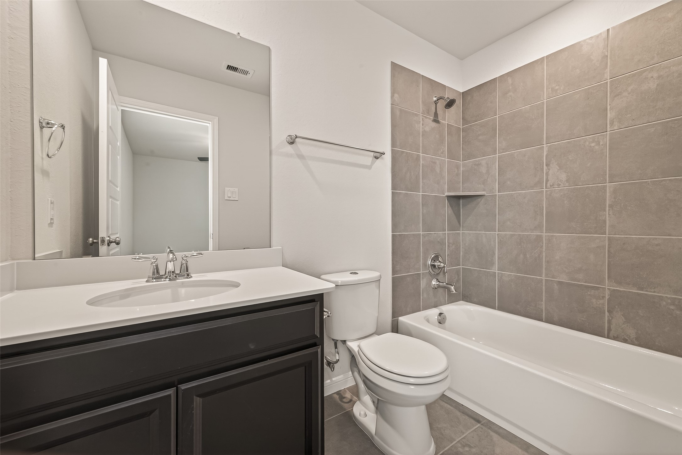 4231 Reese Ravine Lane Katy, TX 77493 - Photo 30 of 32 Another look at the ensuite bathroom