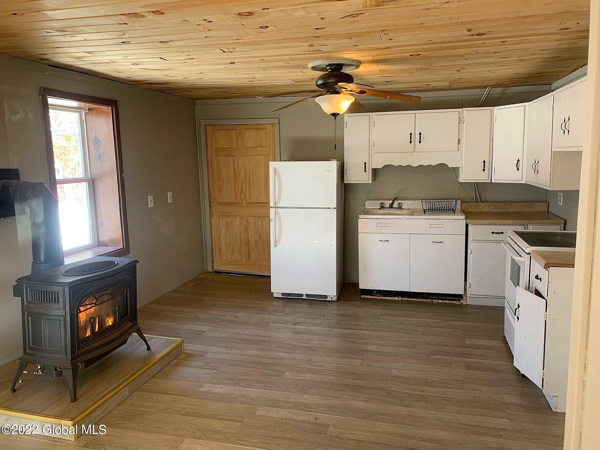 93 Joyce Road Moriah, NY 12956 - Photo 5 of 11 IMG-0721