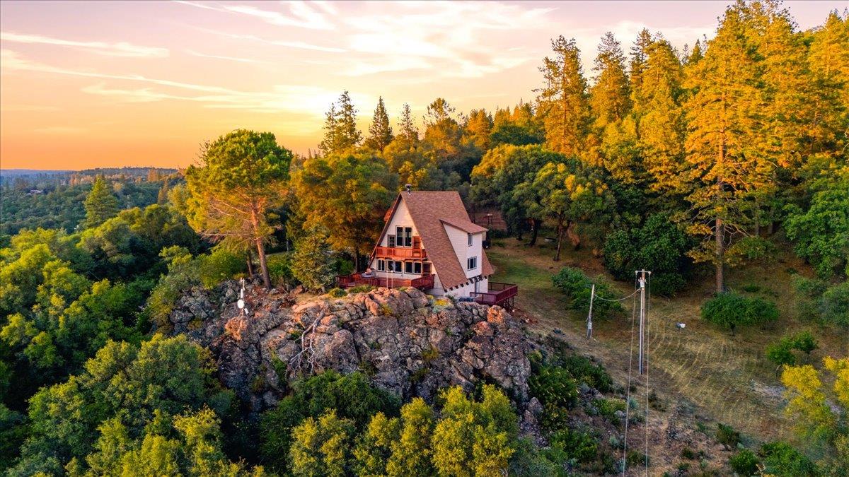 19235 Bumpy Road Grass Valley, CA 95949 - Photo 2 of 60