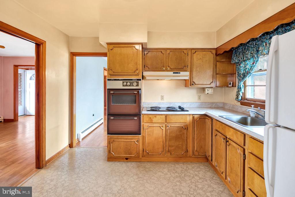 436 Castleton View Road Castleton, VA 22716 - Photo 14 of 42 Main level kitchen