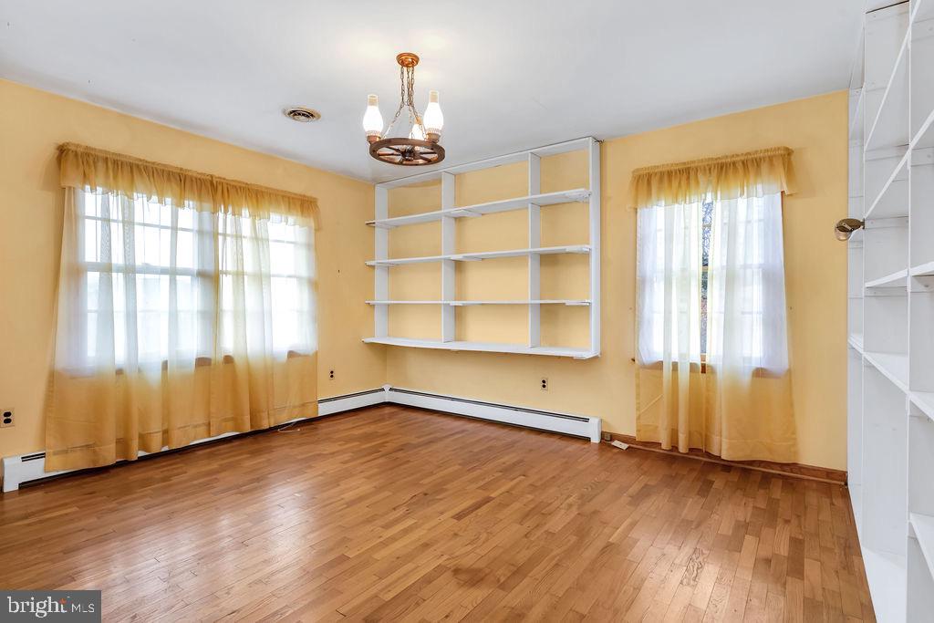 436 Castleton View Road Castleton, VA 22716 - Photo 22 of 42 Bedroom with buitns