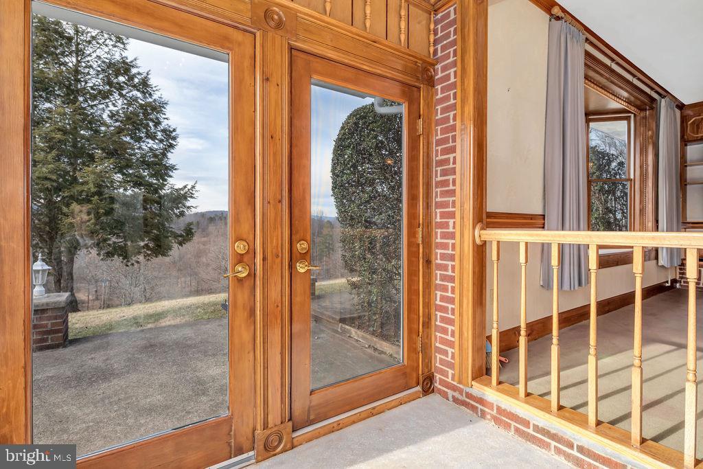 436 Castleton View Road Castleton, VA 22716 - Photo 8 of 42 Sunroom front entrance