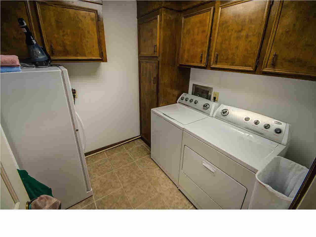 73 Springridge Circle Jackson, MS 39211 - Photo 13 of 48 Laundry room near kitchen