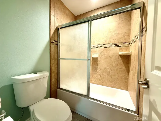 $2,575 | 7320 Lennox Avenue, Unit H1, Van Nuys, CA 91405