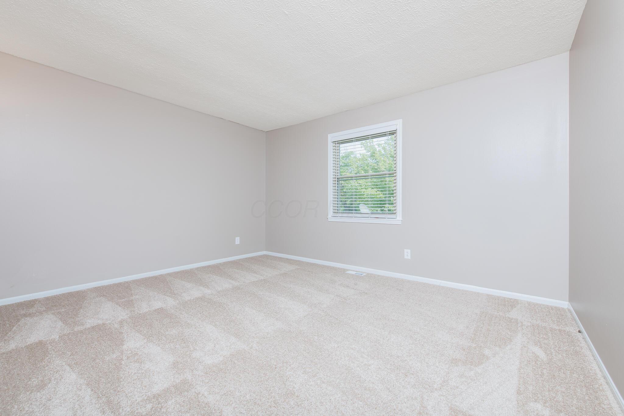 4914 Drayton Road Hilliard, OH 43026 - Photo 14 of 24 4914 Drayton Rd-14