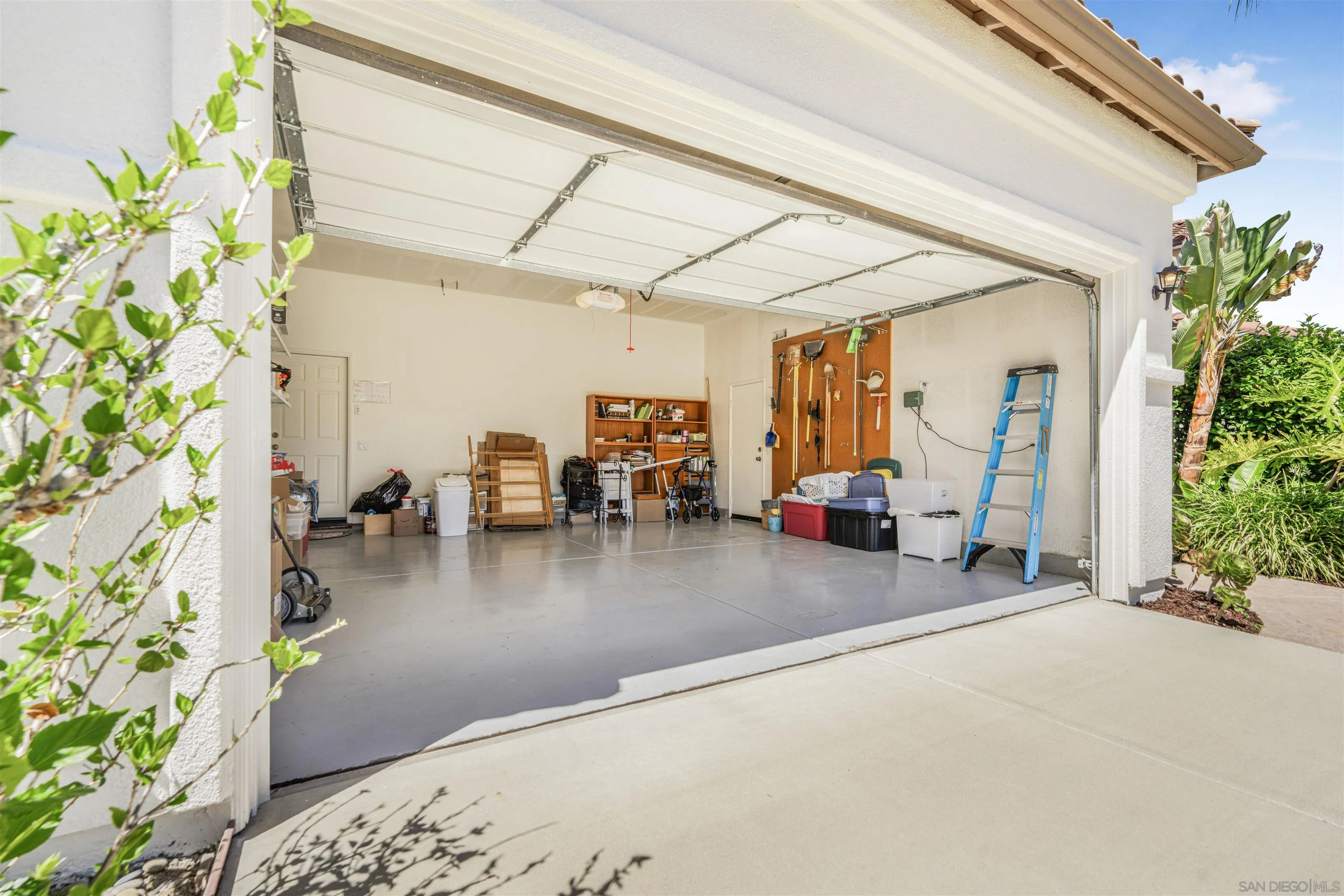 3012 Avenida Ciruela Carlsbad, CA 92009 - Photo 29 of 40 view of a livingroom with furniture