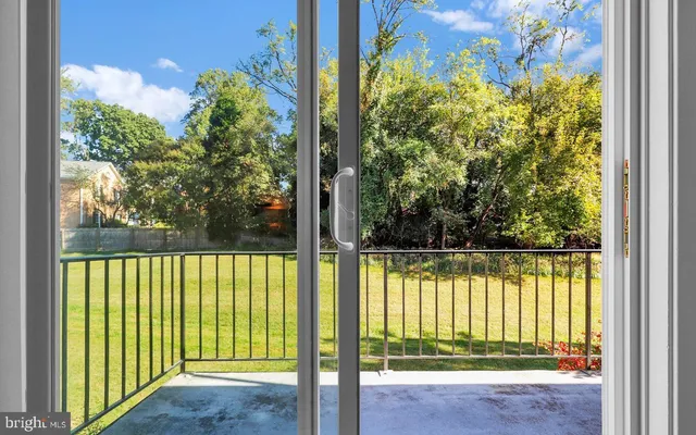 $2,400 | 10661 Montrose Avenue, Bethesda, MD 20814