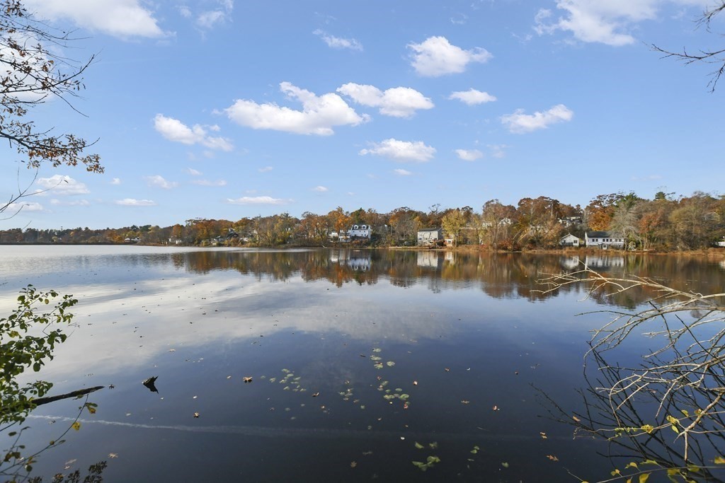 3 Lakeside Road Billerica, MA 01821 - Photo 2 of 9