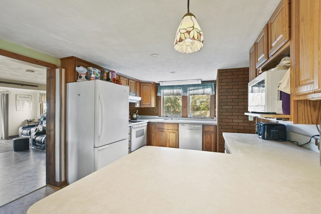 3 Lakeside Road Billerica, MA 01821 - Photo 3 of 9