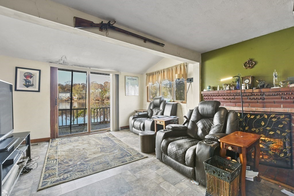 3 Lakeside Road Billerica, MA 01821 - Photo 4 of 9