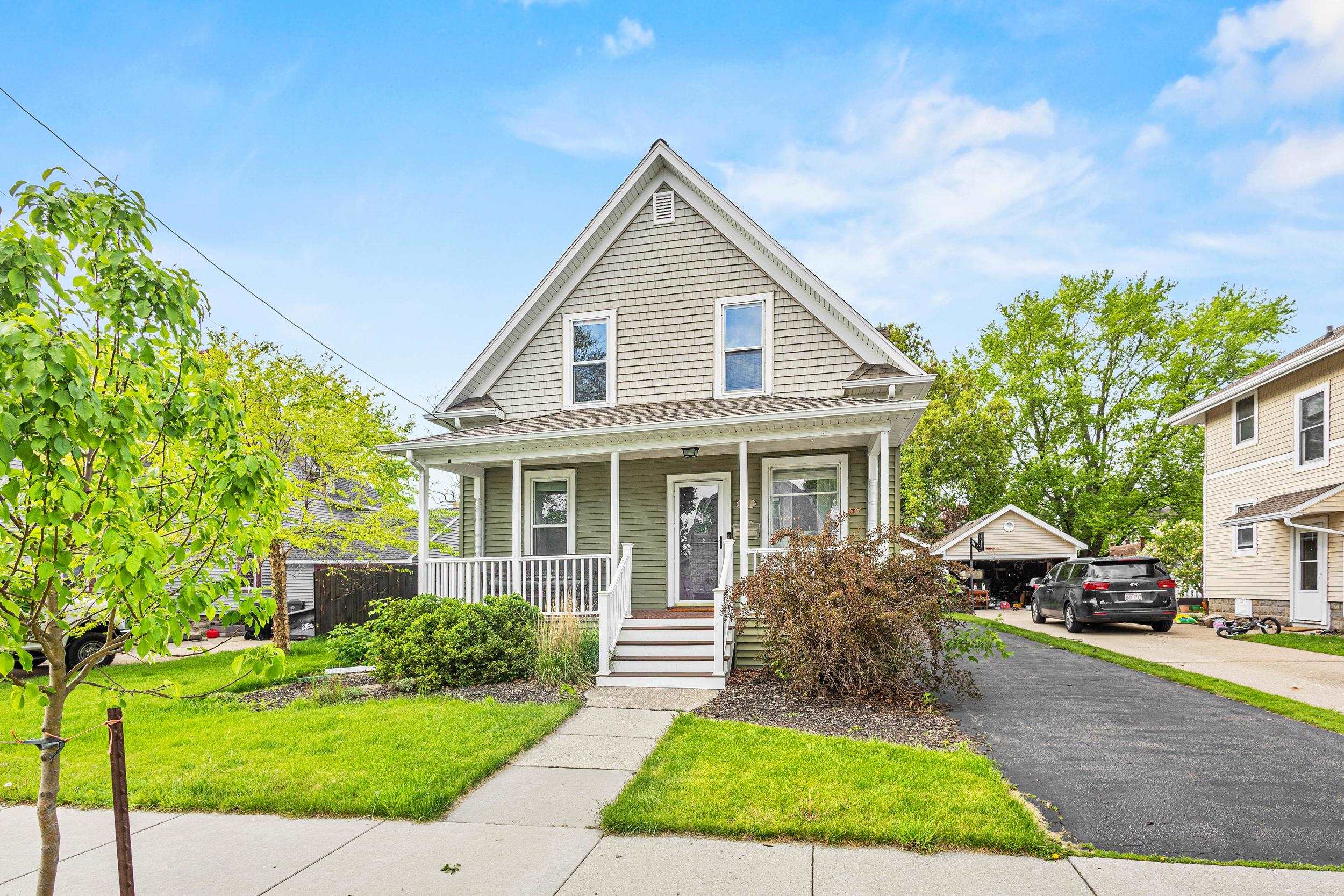 808 East Hancock Street Appleton, WI 54911 - Photo 3 of 64