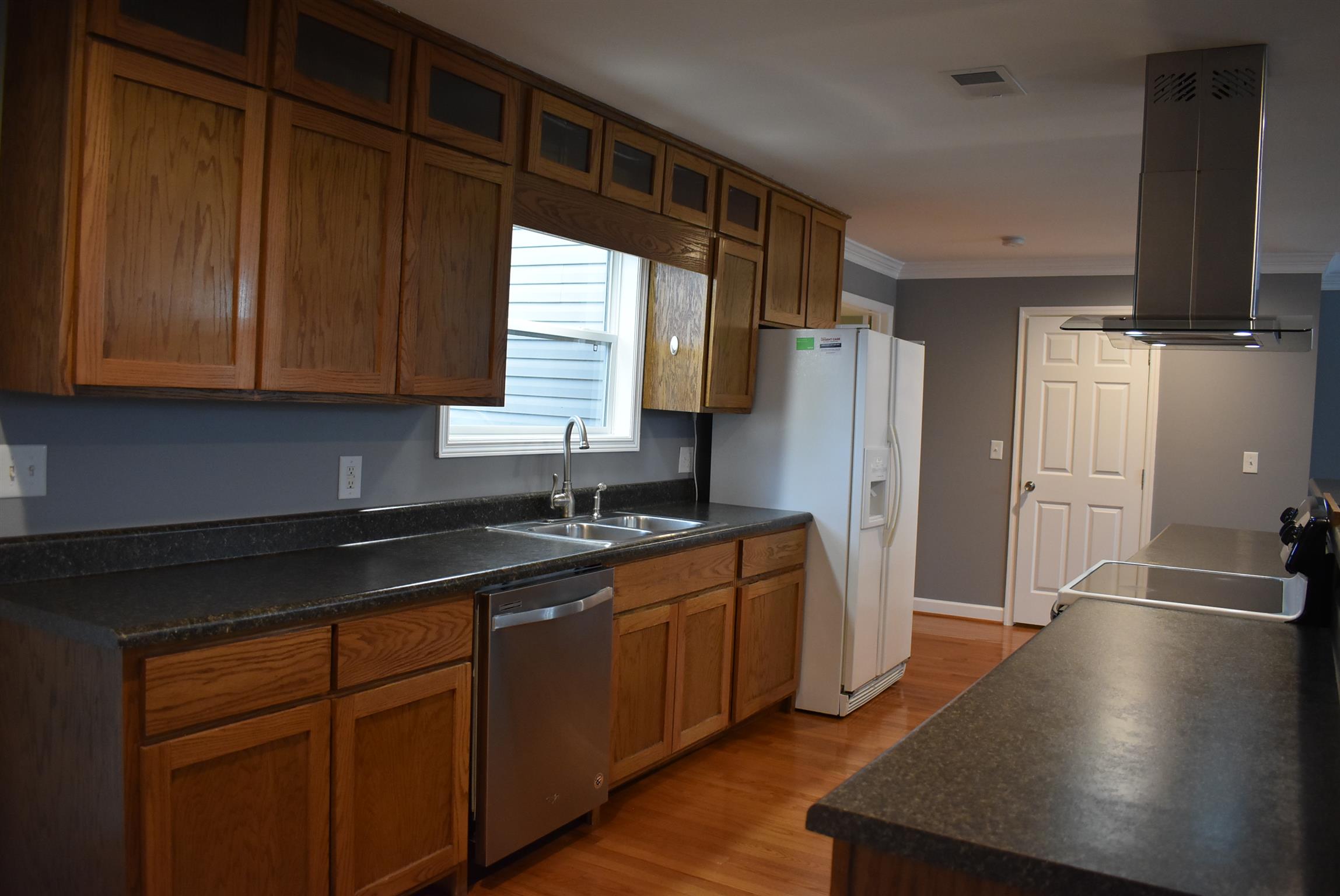 3714 Florence Road Murfreesboro, TN 37129 - Photo 6 of 25 The door showing to the right of the frig is YOUR walk in pantry!
