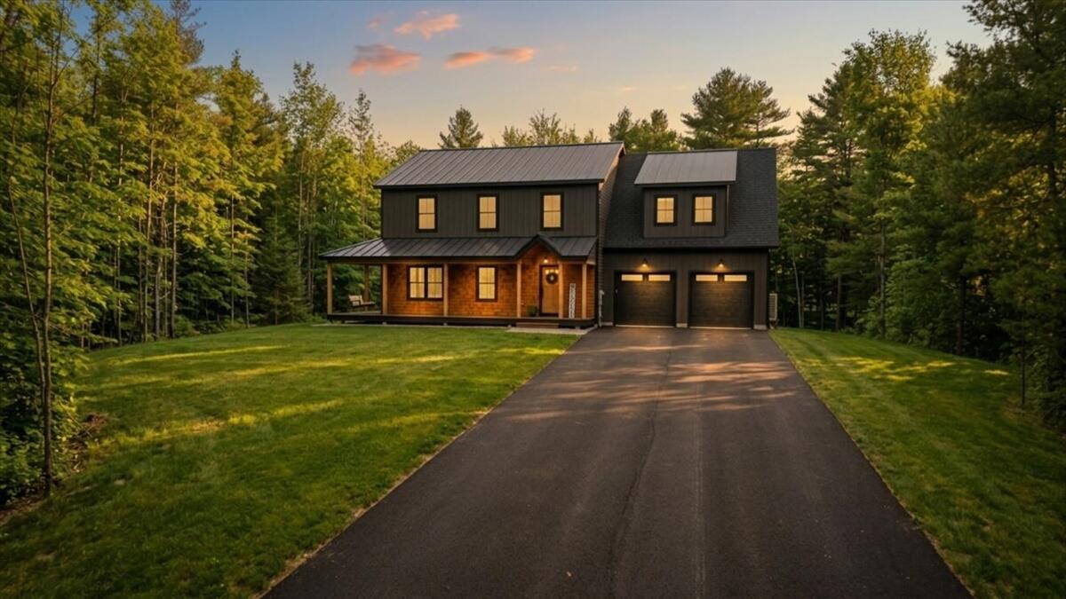 321 Pownal Road Freeport, ME 04032 - Photo 8 of 114 005-2026-04-07_Heather Roy_321 Pownal Rd