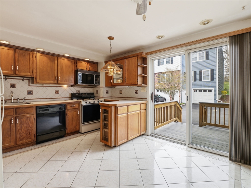 100 Roper Street, Unit D Lowell, MA 01852 - Photo 29 of 38