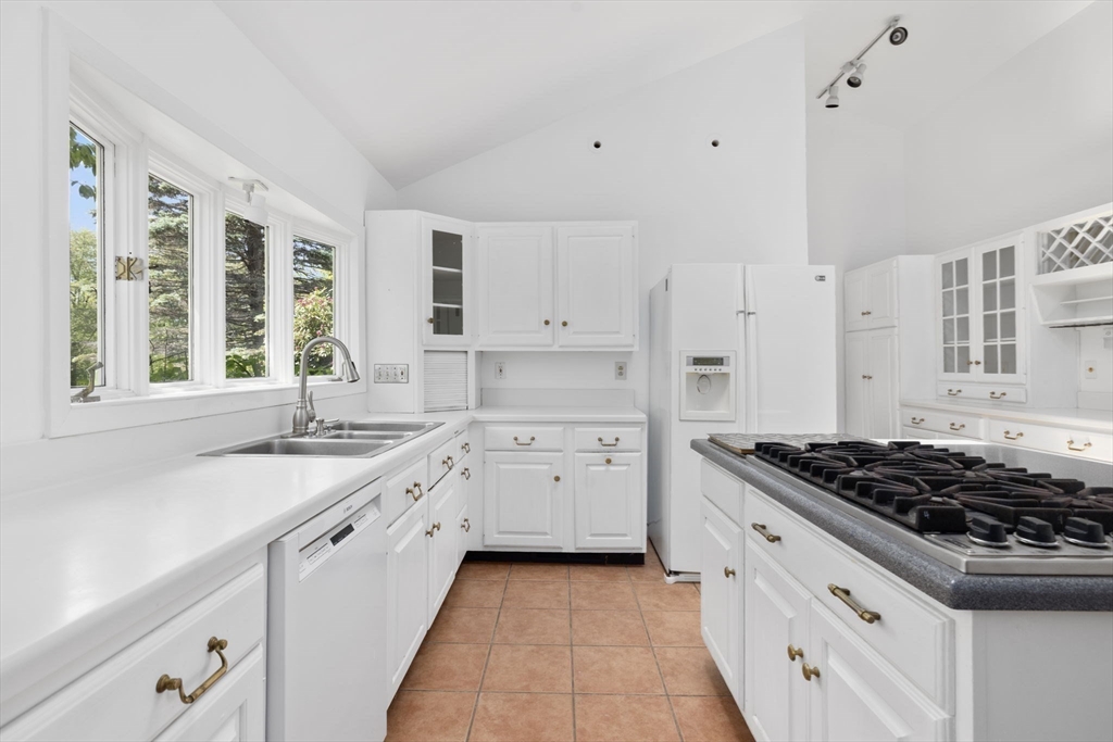1157 Tucker Road Dartmouth, MA 02747 - Photo 6 of 28 Gallery Image 6