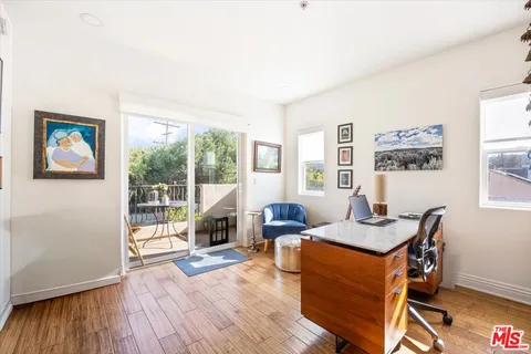 $999,999 | 4394 Farmdale Avenue, Unit 202, Studio City, CA 91604