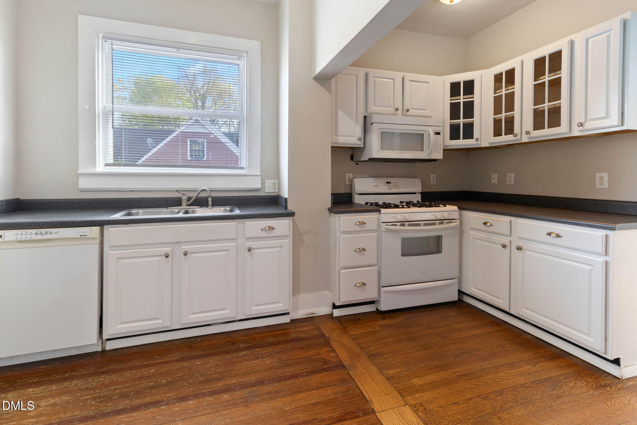1300 Wake Forest Road Raleigh, NC 27604 - Photo 20 of 38 21-web-or-mls-IMG_3415