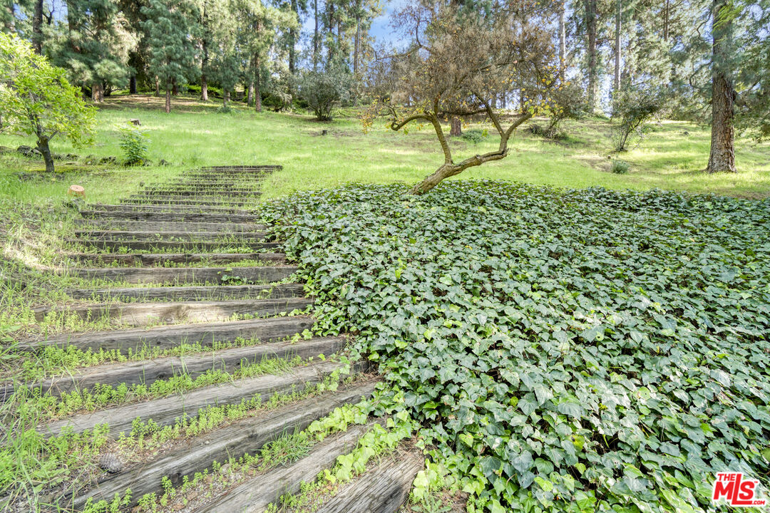 1250 Roscomare Road Los Angeles, CA 90077 - Photo 15 of 33 Gallery Image 15