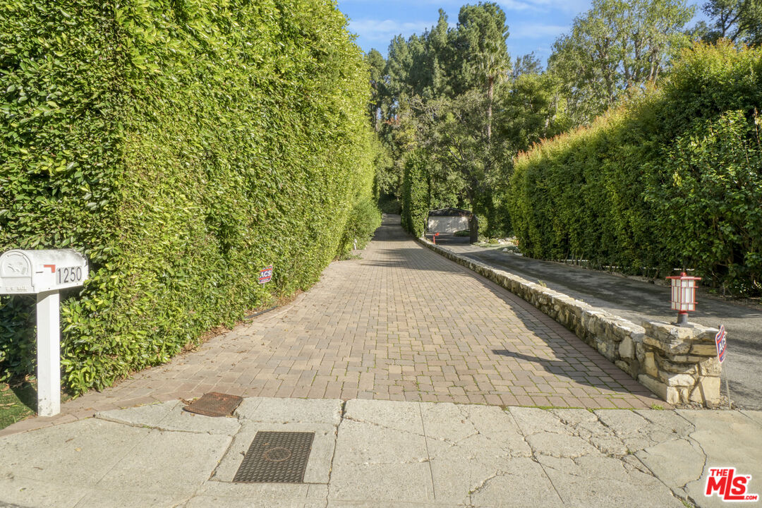 1250 Roscomare Road Los Angeles, CA 90077 - Photo 33 of 33 Gallery Image 33
