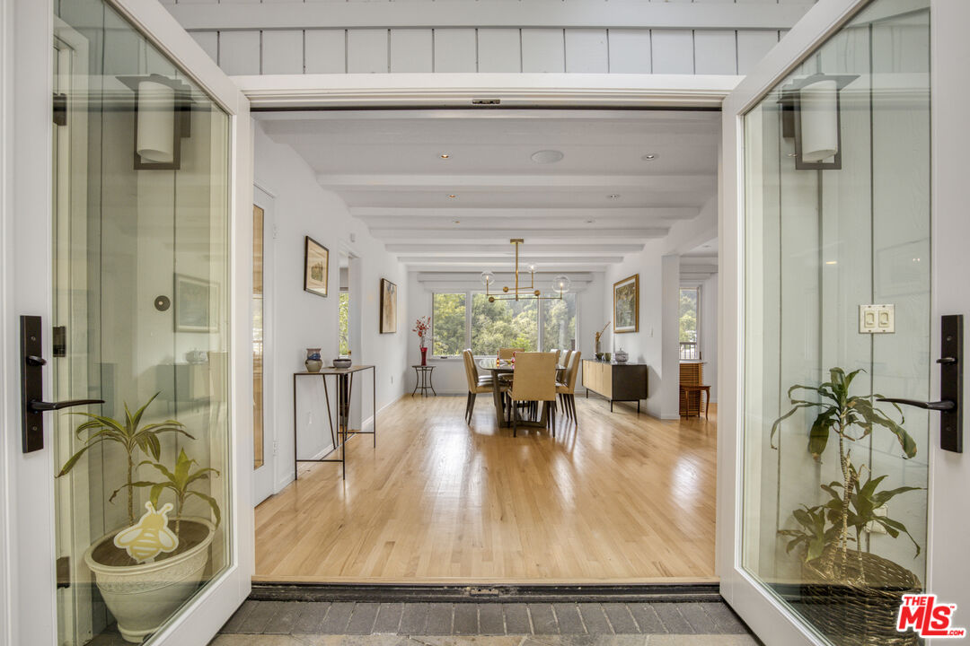 1250 Roscomare Road Los Angeles, CA 90077 - Photo 4 of 33 Gallery Image 4