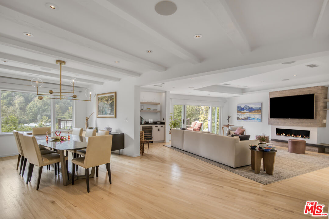 1250 Roscomare Road Los Angeles, CA 90077 - Photo 5 of 33 Gallery Image 5