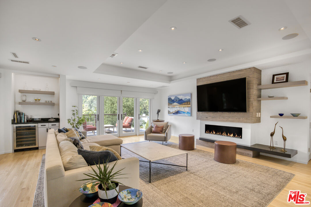 1250 Roscomare Road Los Angeles, CA 90077 - Photo 7 of 33 Gallery Image 7