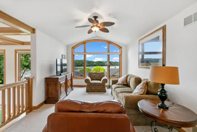 $1,249,000 | E12239 Timber Rdg Trail, Unit 30, Prairie du Sac, WI 53578