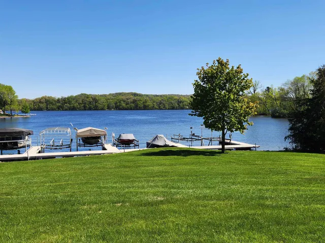 $1,249,000 | E12239 Timber Rdg Trail, Unit 30, Prairie du Sac, WI 53578