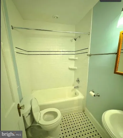 $3,600 | 2418 Washington Boulevard, Arlington, VA 22201