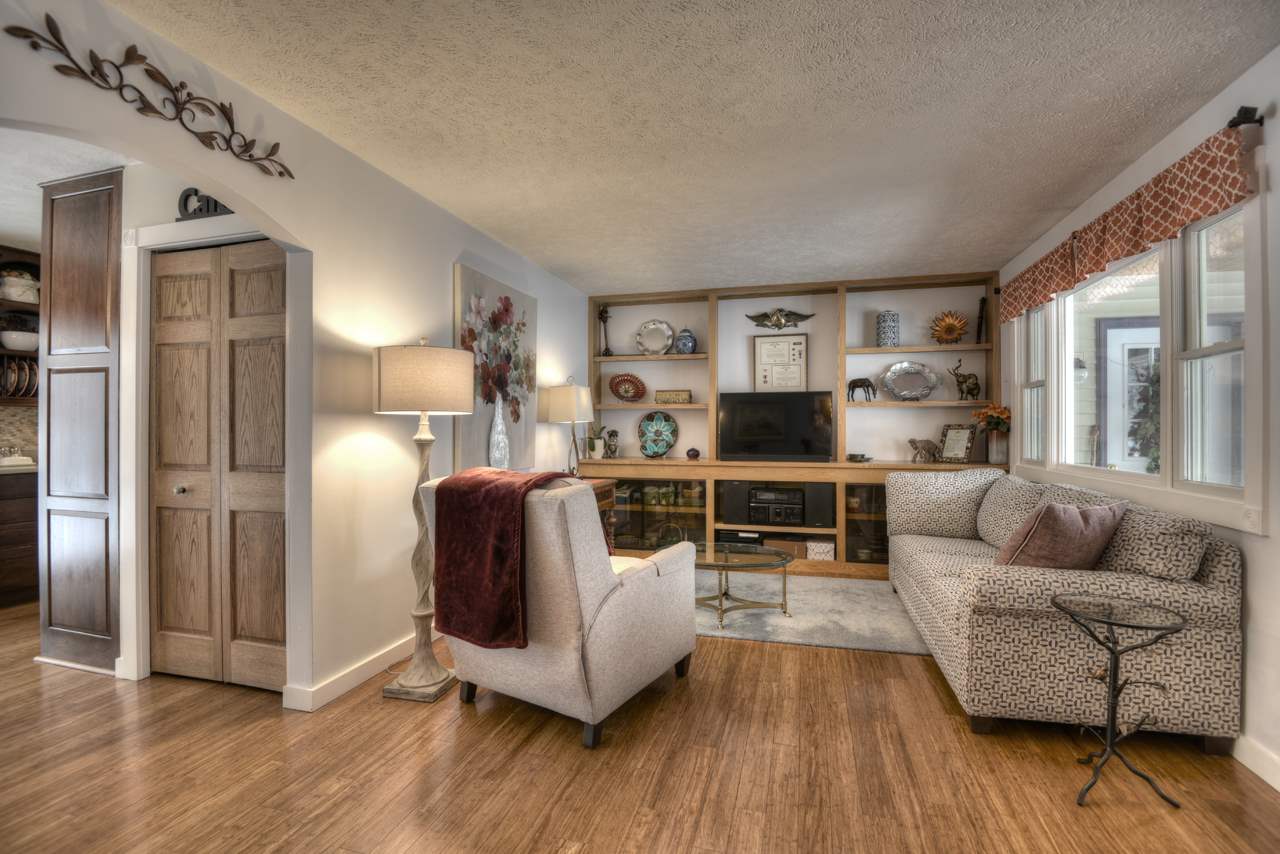 10595 Thiel Road Traverse City, MI 49685 - Photo 6 of 31 1856988-5.JPG