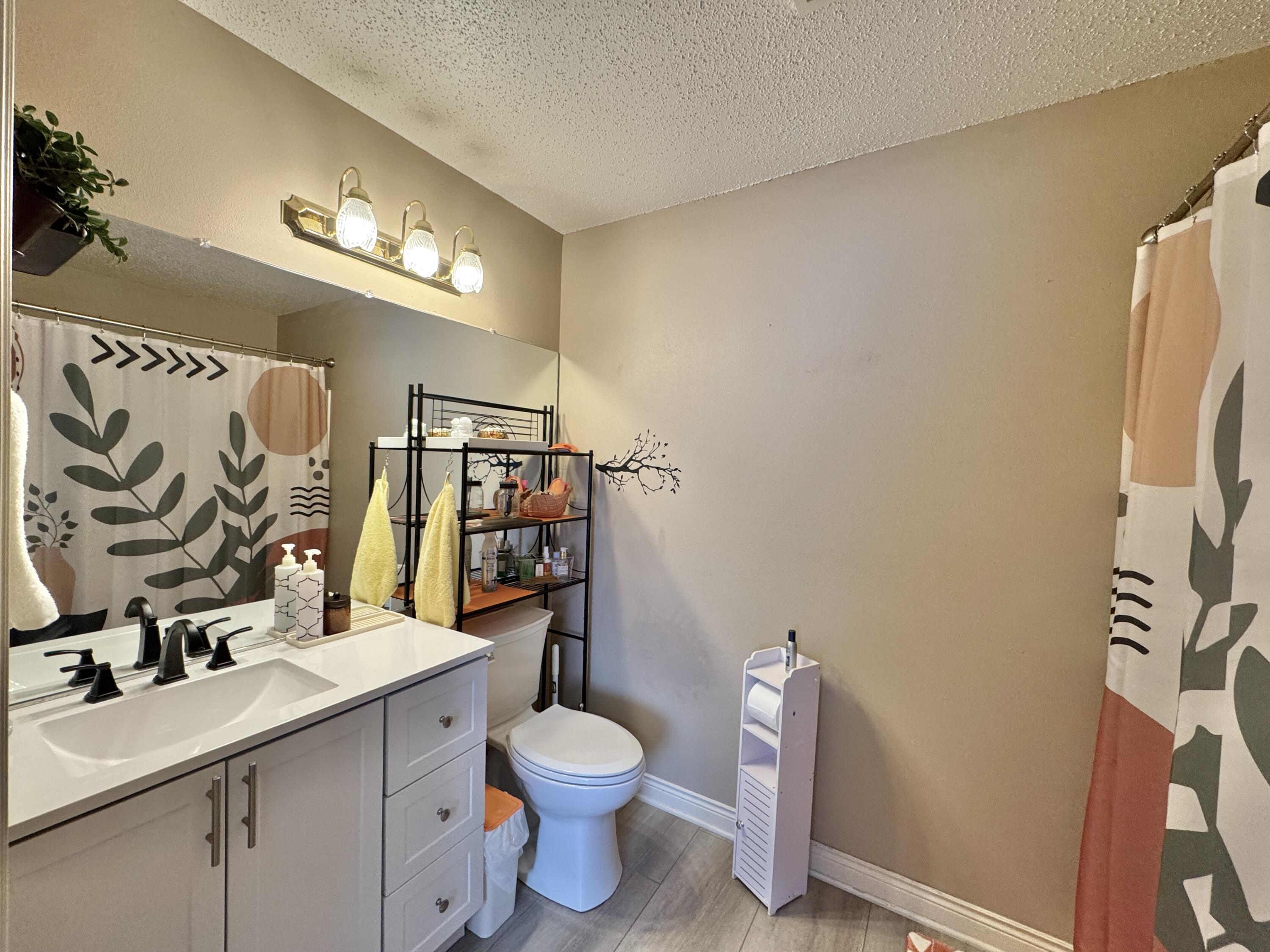 550 Pewaukee Road, Unit C Pewaukee, WI 53072 - Photo 14 of 25 En Suite