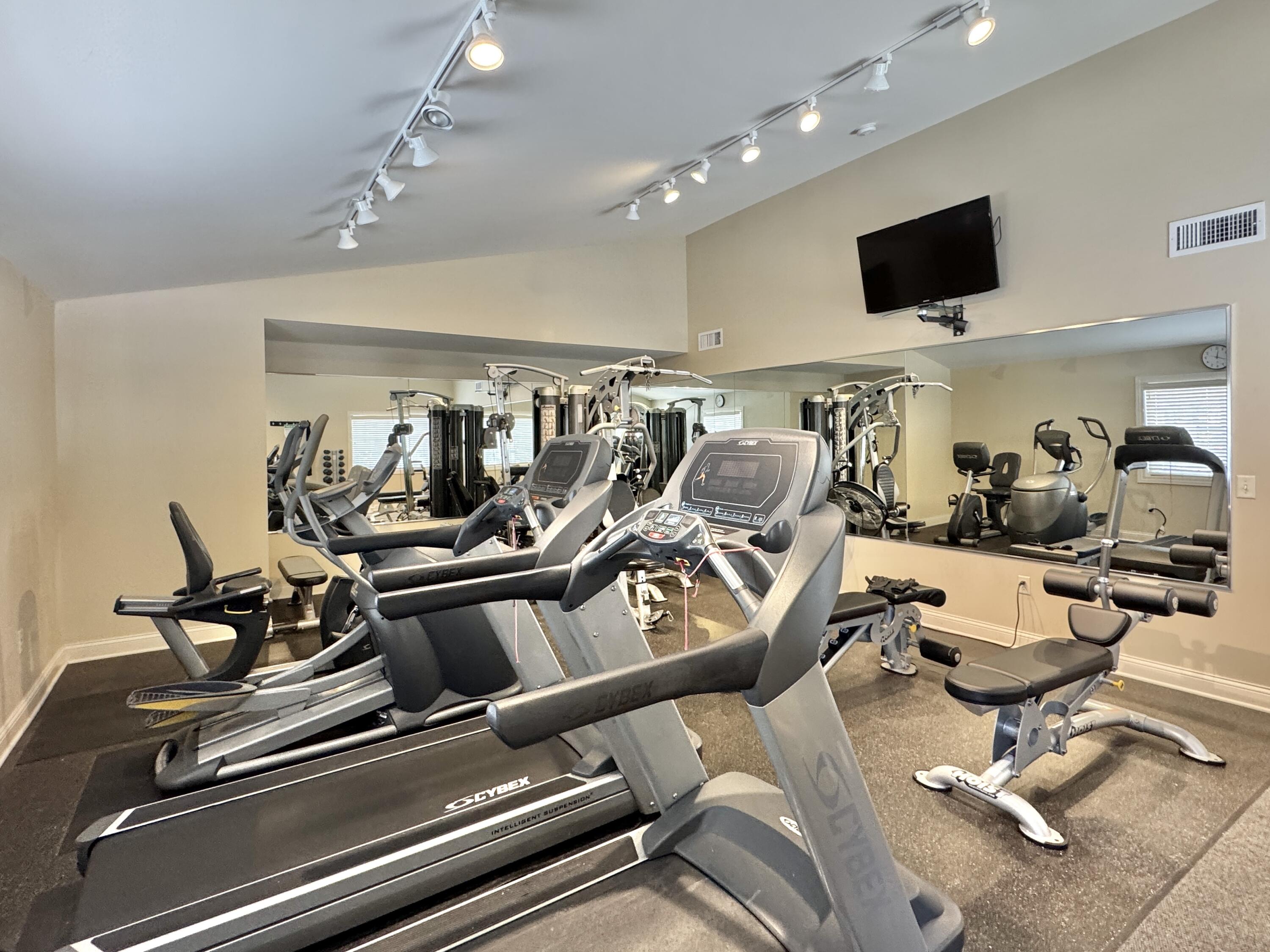 550 Pewaukee Road, Unit C Pewaukee, WI 53072 - Photo 24 of 25 Exercise Room