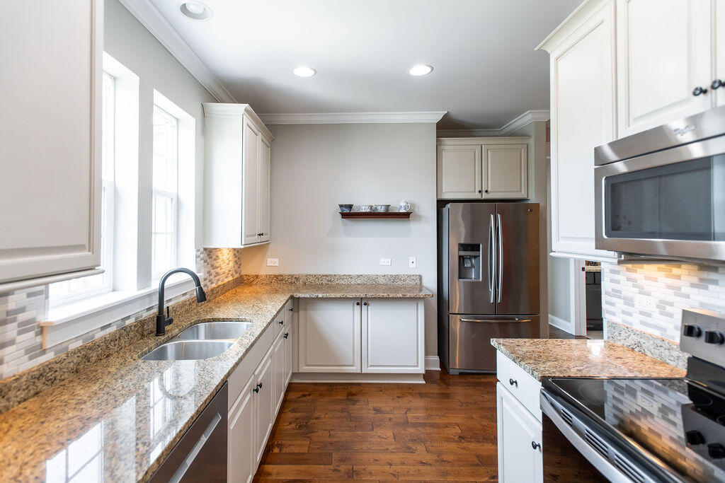 225 Slipper Shell Court Mount Pleasant, SC 29464 - Photo 11 of 38 17-D85_4399-edit