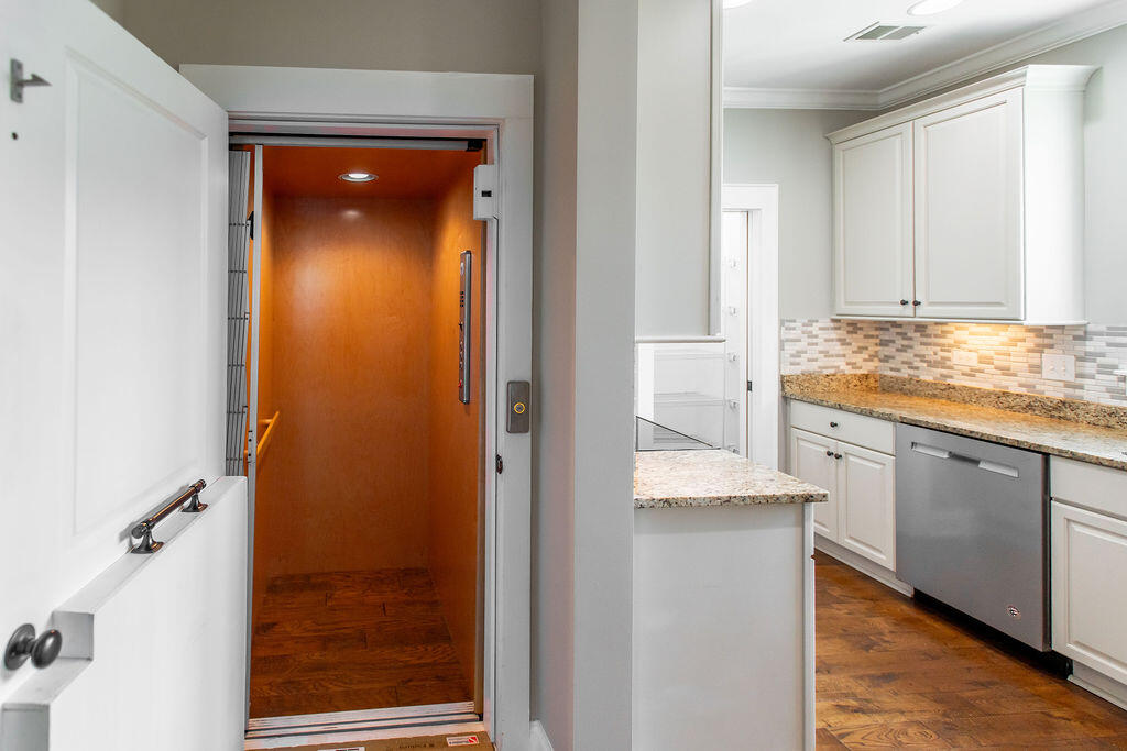 225 Slipper Shell Court Mount Pleasant, SC 29464 - Photo 12 of 38 12-D85_4375-edit