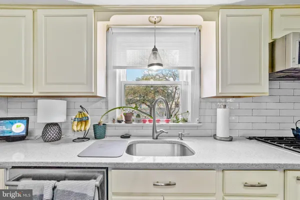 $3,475 | 22 James Place, Hamilton, NJ 08690