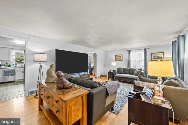 $3,475 | 22 James Place, Hamilton, NJ 08690