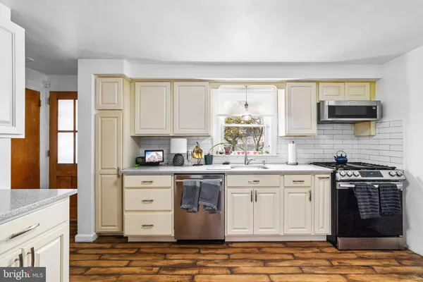$3,475 | 22 James Place, Hamilton, NJ 08690
