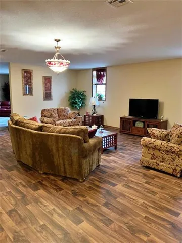 $850,000 | 417 East 9th Street, Pittsburg, KS 66762