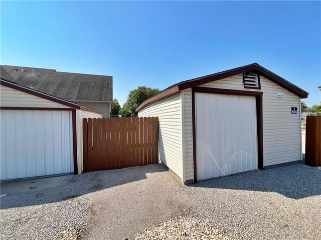 $850,000 | 417 East 9th Street, Pittsburg, KS 66762