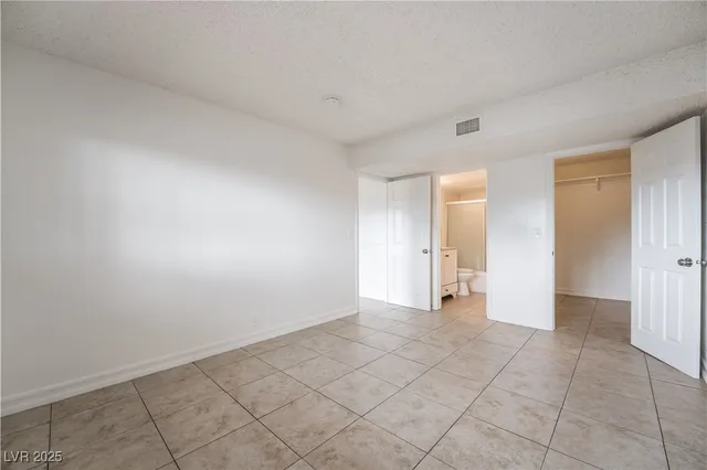 $950 | 585 South Royal Crest Circle, Unit 16, Las Vegas, NV 89169