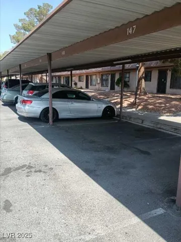 $950 | 585 South Royal Crest Circle, Unit 16, Las Vegas, NV 89169