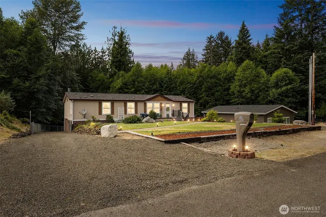 $425,000 | 121 East Willapa Place, Shelton, WA 98584