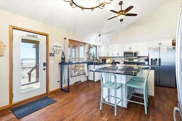 $595,000 | N10086 County Rd G, Necedah, WI 54646